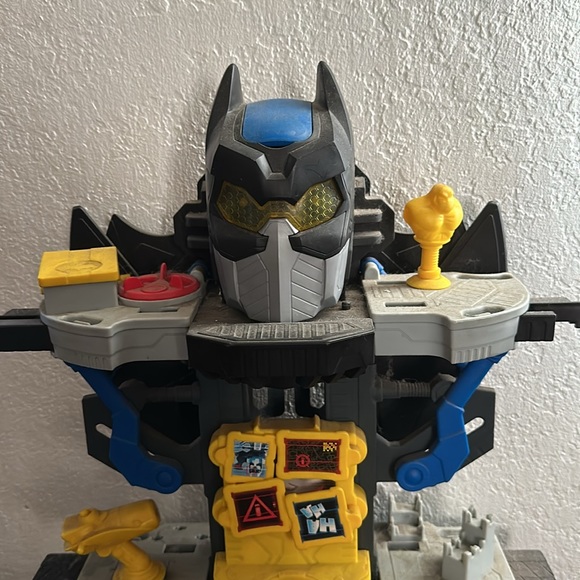 Batman - Picture 2 of 3